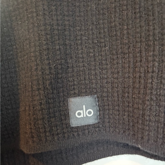 NWT - ALO Yoga Black Cashmere Plush Waffle Cropped Long Sleeve - Picture 8 of 8